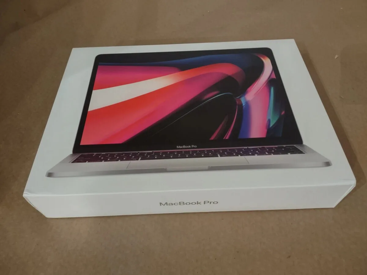 Apple MacBook Air A2337 13 inches | M1 | 16GB Ram | 256GB SSD